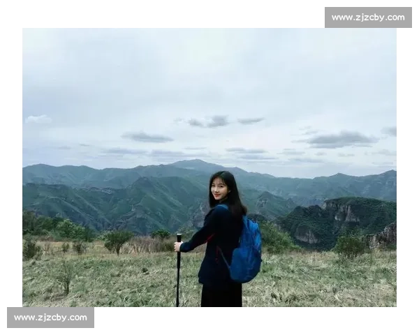 明星徒步同款!登山杖正确使用技巧全解析 明星徒步同款!登山杖正确使用技巧全解析